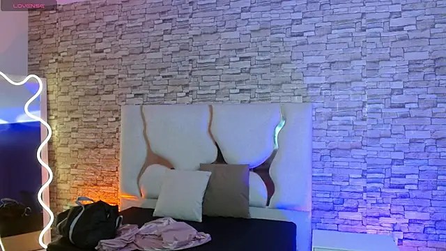 NANAKY TAY online show from September 25, 2025, 12:00 pm