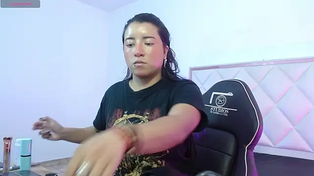 NANAKY TAY online show from October 14, 2025, 12:28 pm