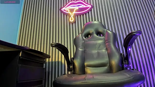 Snapshot of kevinn_blue1 chatting on October 22, 2025, 9:13 pm kevinn blue1 online show from October 22, 2025, 9:13 pm