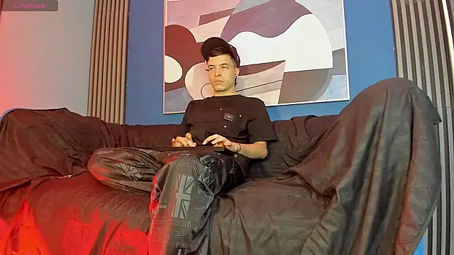 Snapshot of kevinn_blue1 chatting on October 20, 2025, 8:31 pm kevinn blue1 online show from October 20, 2025, 8:31 pm