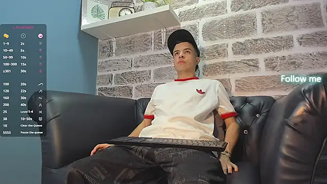 Snapshot of kevinn_blue1 chatting on September 23, 2025, 9:11 pm kevinn blue1 online show from September 23, 2025, 9:11 pm