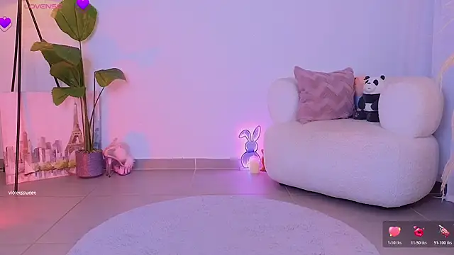 violetssweet online show from October 24, 2025, 1:04 am