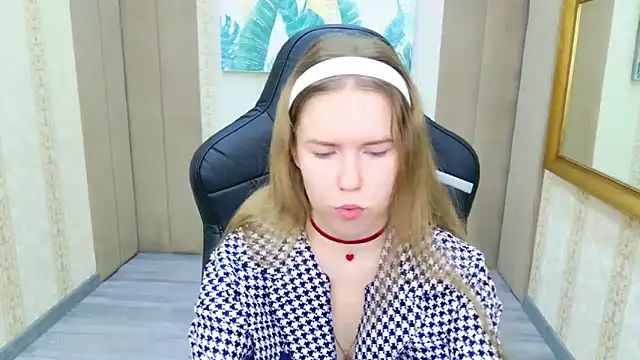 Alida Brice online show from November 17, 2025, 6:17 am