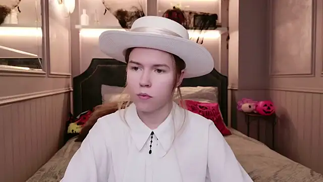 Alida Brice online show from November 3, 2025, 5:45 am