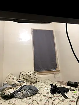 Snapshot of LeoPR00 chatting on September 20, 2025, 10:37 pm LeoPR00 online show from September 20, 2025, 10:37 pm