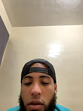 Snapshot of LeoPR00 chatting on October 18, 2025, 6:37 am LeoPR00 online show from October 18, 2025, 6:37 am