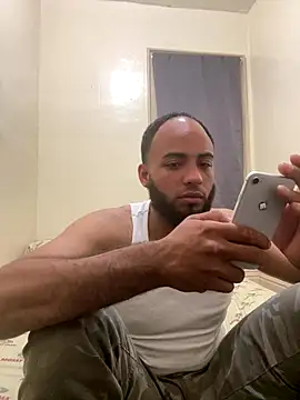 Snapshot of LeoPR00 chatting on September 18, 2025, 4:37 am LeoPR00 online show from September 18, 2025, 4:37 am