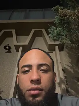 Snapshot of LeoPR00 chatting on September 22, 2025, 12:05 am LeoPR00 online show from September 22, 2025, 12:05 am