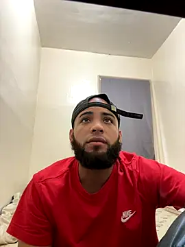 Snapshot of LeoPR00 chatting on October 8, 2025, 9:48 pm LeoPR00 online show from October 8, 2025, 9:48 pm