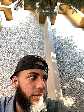 Snapshot of LeoPR00 chatting on October 18, 2025, 9:06 pm LeoPR00 online show from October 18, 2025, 9:06 pm