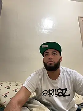 Snapshot of LeoPR00 chatting on October 22, 2025, 11:47 pm LeoPR00 online show from October 22, 2025, 11:47 pm