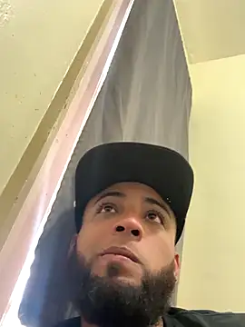 Snapshot of LeoPR00 chatting on October 17, 2025, 4:09 pm LeoPR00 online show from October 17, 2025, 4:09 pm