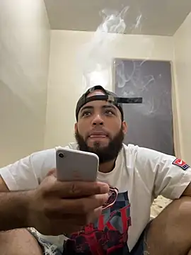 Snapshot of LeoPR00 chatting on October 12, 2025, 4:58 am LeoPR00 online show from October 12, 2025, 4:58 am