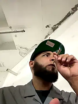 Snapshot of LeoPR00 chatting on September 28, 2025, 12:39 am LeoPR00 online show from September 28, 2025, 12:39 am