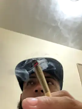 Snapshot of LeoPR00 chatting on October 19, 2025, 1:47 pm LeoPR00 online show from October 19, 2025, 1:47 pm