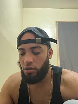 Snapshot of LeoPR00 chatting on October 3, 2025, 3:24 pm LeoPR00 online show from October 3, 2025, 3:24 pm