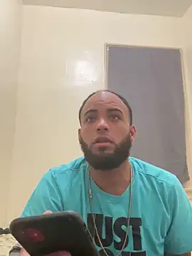 Snapshot of LeoPR00 chatting on September 21, 2025, 10:42 am LeoPR00 online show from September 21, 2025, 10:42 am