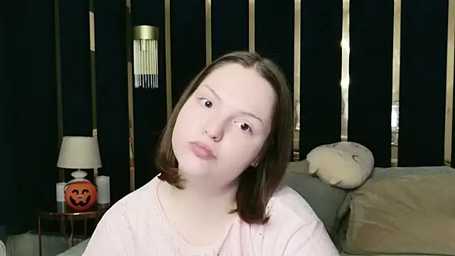 Vanessa Rise online show from October 31, 2025, 6:54 am