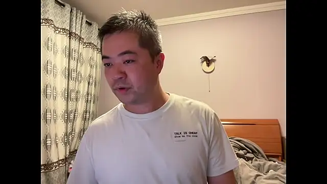 Snapshot of Mr_Dog chatting on September 27, 2025, 1:06 pm Mr Dog online show from September 27, 2025, 1:06 pm