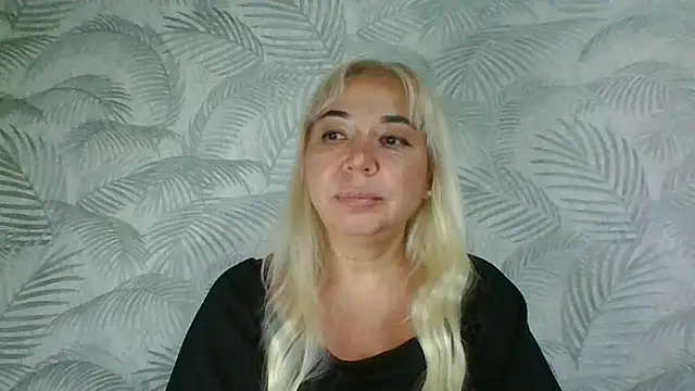 Snapshot of Thirieli chatting on October 12, 2025, 6:20 pm Thirieli online show from October 12, 2025, 6:20 pm