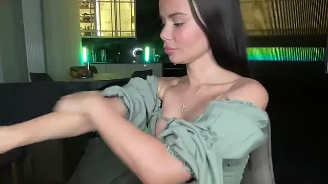 Orlinah online show from October 9, 2025, 6:41 pm