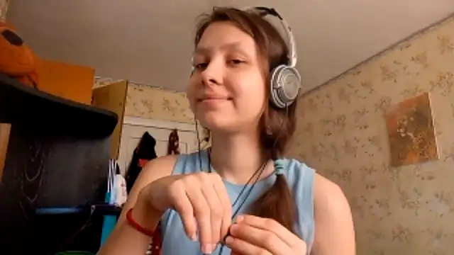 QutieDaSweet online show from September 17, 2025, 8:05 am