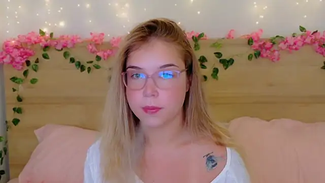 Lilith Bonheur online show from November 20, 2025, 10:09 pm