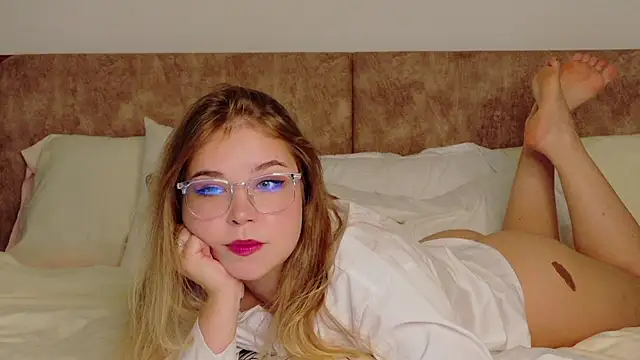 Lilith Bonheur online show from February 11, 2026, 12:10 am