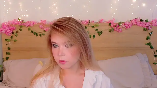 Lilith Bonheur online show from November 2, 2025, 9:20 pm