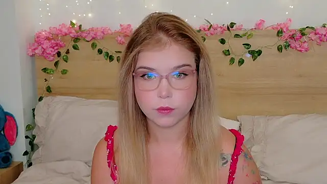 Lilith Bonheur online show from November 6, 2025, 9:19 pm