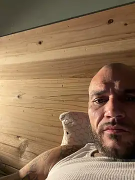 Eric87Baby online show from November 26, 2025, 5:29 am
