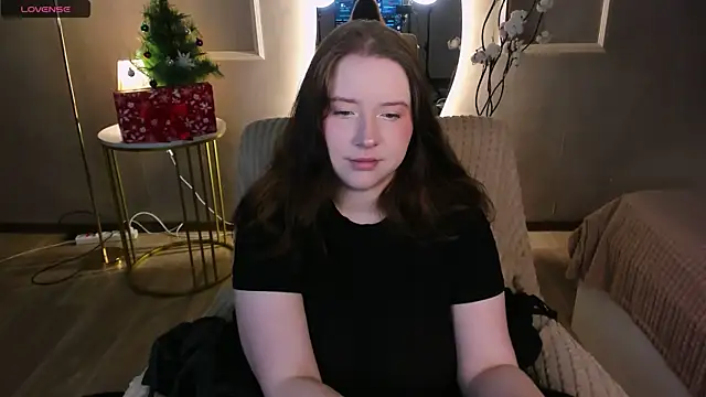 Selena Muse online show from December 14, 2025, 1:28 pm