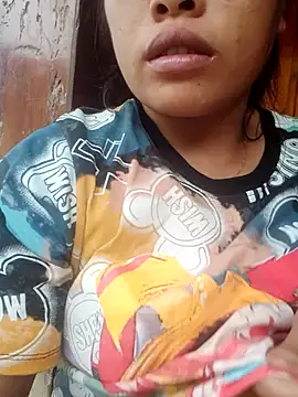 Luyen004 online show from September 24, 2025, 1:02 am