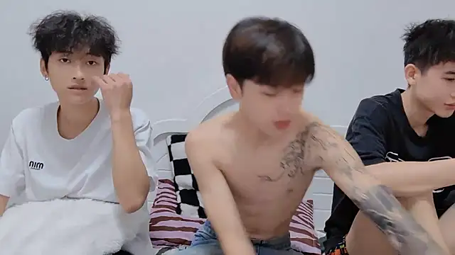 Snapshot of xiaoyi2563 chatting on October 10, 2025, 12:39 pm xiaoyi2563 online show from October 10, 2025, 12:39 pm