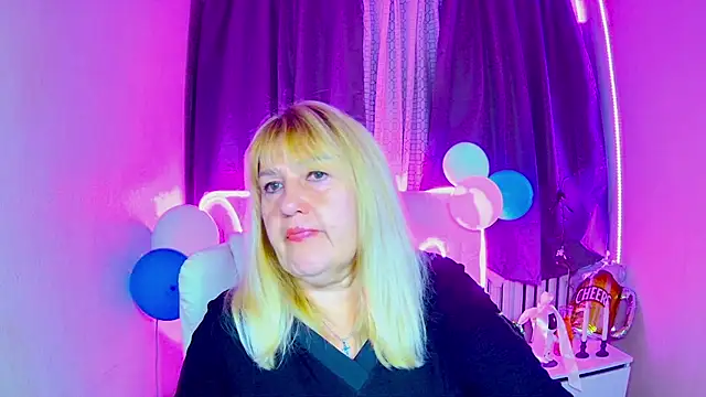 Snapshot of EmmaEllison chatting on September 30, 2025, 6:08 am EmmaEllison online show from September 30, 2025, 6:08 am