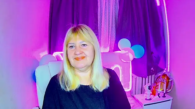 Snapshot of EmmaEllison chatting on September 28, 2025, 6:09 am EmmaEllison online show from September 28, 2025, 6:09 am