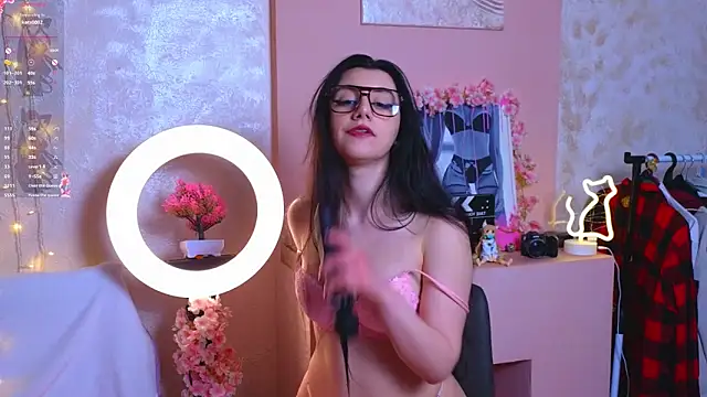 MelanieMooor online show from February 25, 2026, 4:40 pm