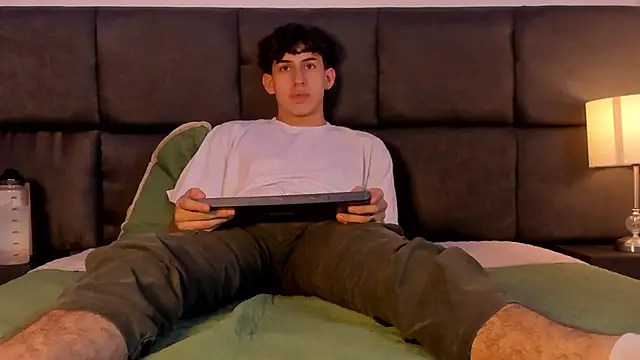 Aaron Spencer13 online show from September 16, 2025, 6:53 pm