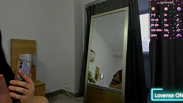 LovelySophie3 online show from November 3, 2025, 5:34 am