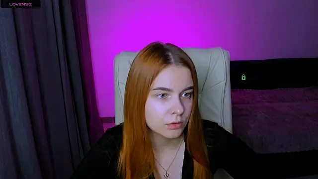 Snapshot of red__dizzy chatting on September 24, 2025, 8:15 pm red  dizzy online show from September 24, 2025, 8:15 pm