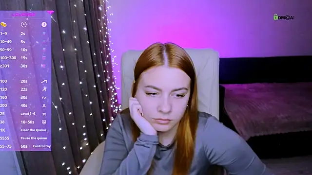 Snapshot of red__dizzy chatting on October 30, 2025, 10:06 pm red  dizzy online show from October 30, 2025, 10:06 pm