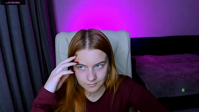 Snapshot of red__dizzy chatting on September 23, 2025, 8:38 pm red  dizzy online show from September 23, 2025, 8:38 pm