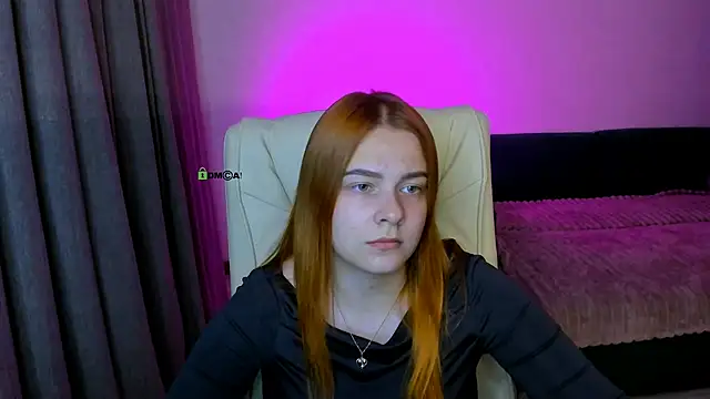 Snapshot of red__dizzy chatting on September 22, 2025, 7:42 pm red  dizzy online show from September 22, 2025, 7:42 pm