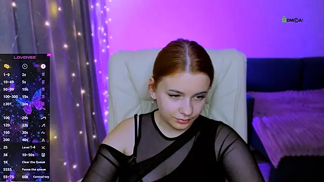 Snapshot of red__dizzy chatting on October 23, 2025, 9:35 pm red  dizzy online show from October 23, 2025, 9:35 pm