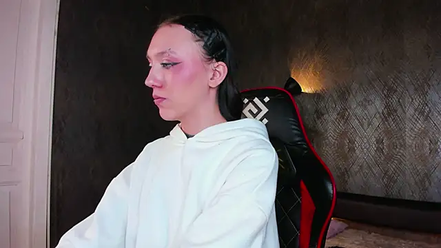 Snapshot of AdeliceLenoir chatting on October 3, 2025, 1:56 pm AdeliceLenoir online show from October 3, 2025, 1:56 pm