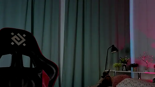 Snapshot of AdeliceLenoir chatting on October 11, 2025, 2:07 pm AdeliceLenoir online show from October 11, 2025, 2:07 pm