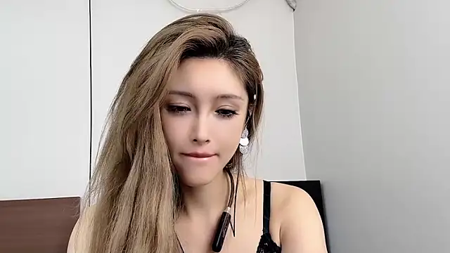 Snapshot of QiaoHui chatting on October 1, 2025, 9:29 pm QiaoHui online show from October 1, 2025, 9:29 pm