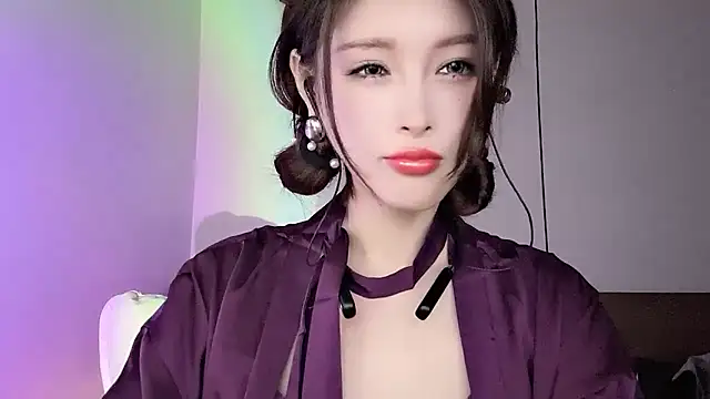 Snapshot of QiaoHui chatting on October 18, 2025, 12:29 pm QiaoHui online show from October 18, 2025, 12:29 pm