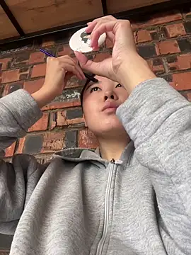 LAURA LLL online show from September 20, 2025, 5:45 am