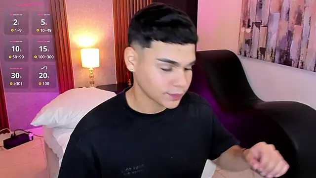 james jonnes online show from October 3, 2025, 7:26 pm